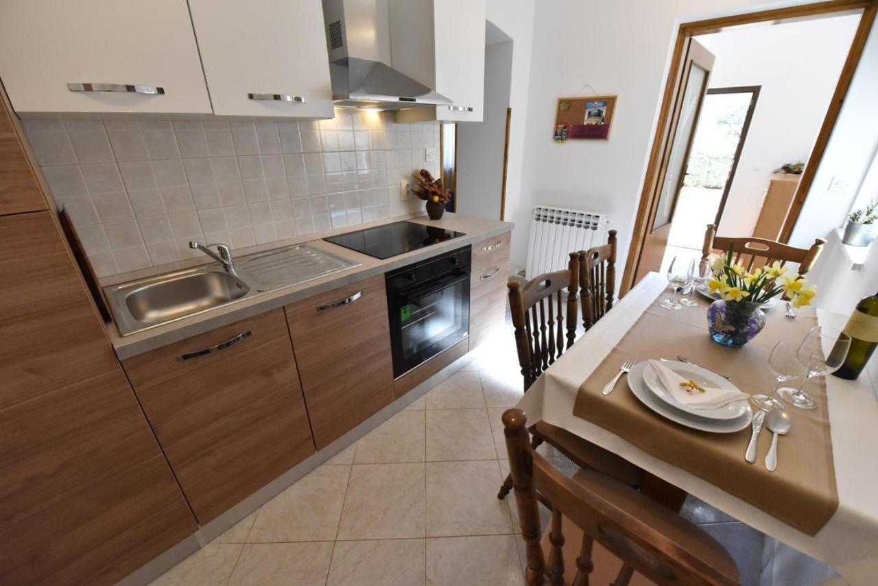 Apartment Nona Tar-Vabriga Ngoại thất bức ảnh